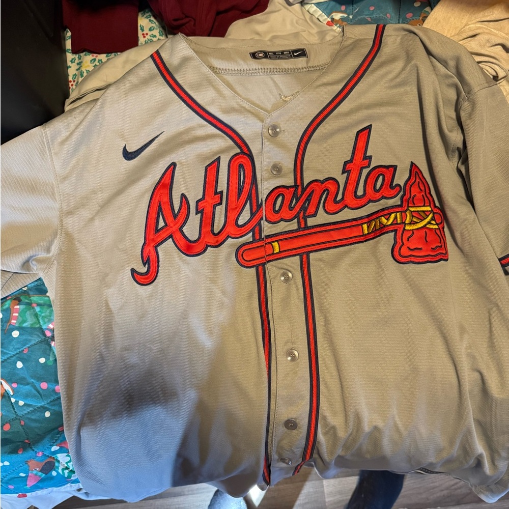 Nike Gray and Red Atlanta Braves Ronald Acuña Jr. Jersey